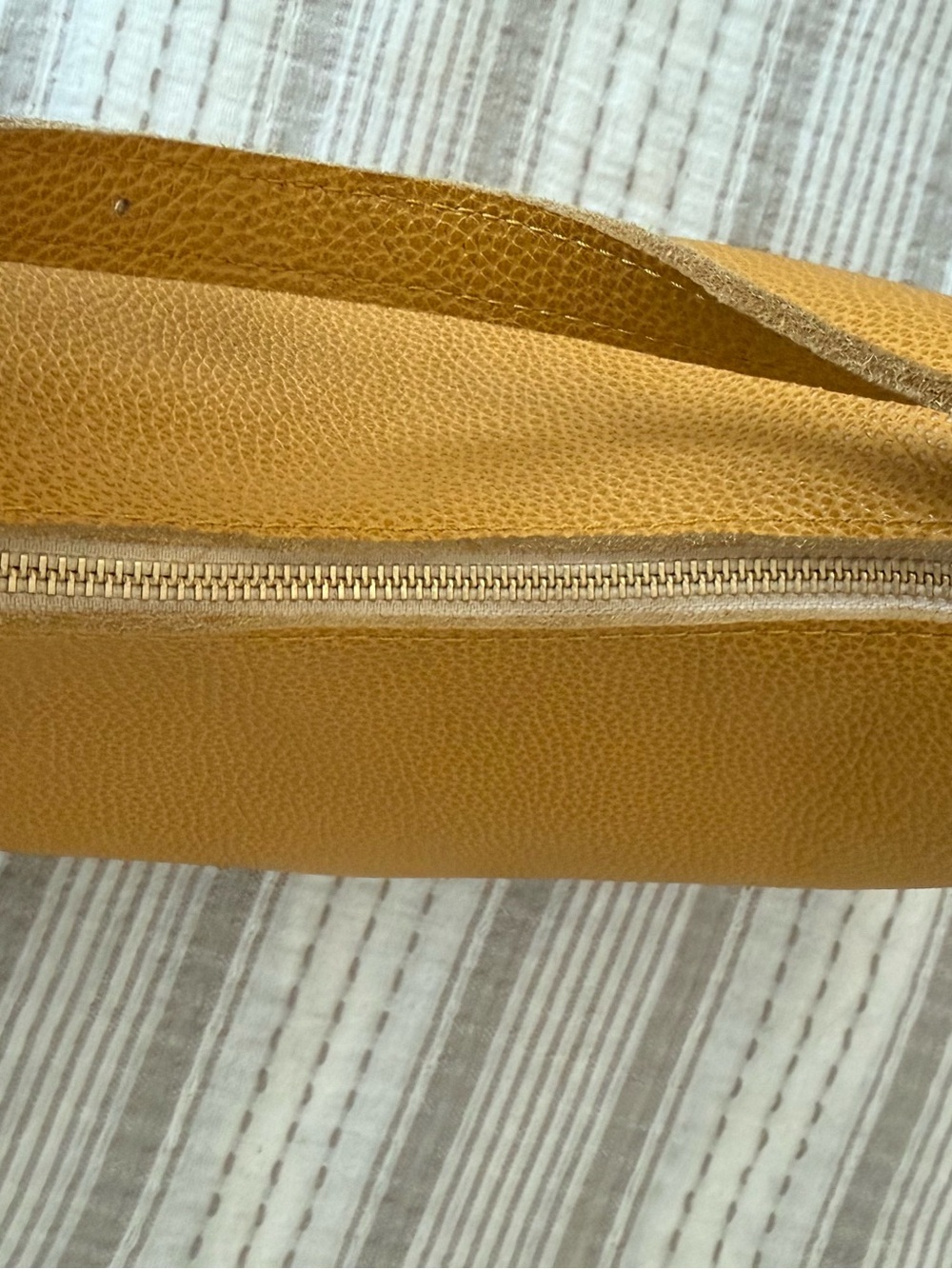 Portland Leather Goods Medium Aspen in Sunshine. Premium - Picture 11 of 16